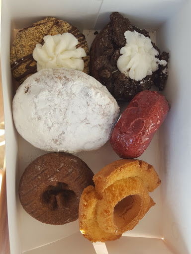 Donut Shop «Jupiter Donut Factory», reviews and photos, 141 Center St, Jupiter, FL 33458, USA