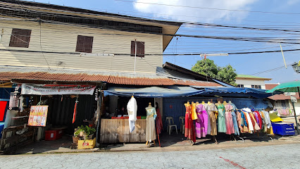 Thai Traditional Costume Rental @ Wat Arun
