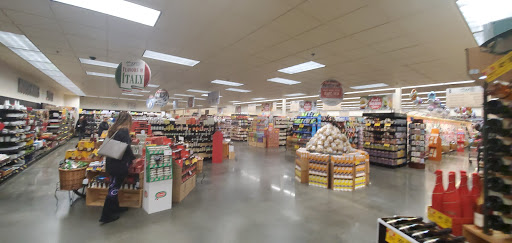 Grocery Store «Haggen Food & Pharmacy», reviews and photos, 17641 Garden Way NE, Woodinville, WA 98072, USA