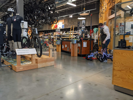 Outdoor Sports Store «REI», reviews and photos, 161 Town Square Pl, King of Prussia, PA 19406, USA