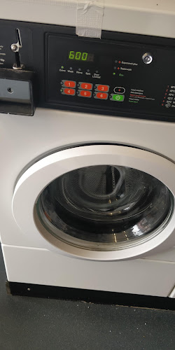Reviews of Harris Laundromat in Swindon - Laundry service