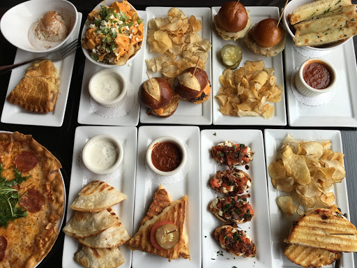 Movie Theater «ShowPlace ICON Theatres at Roosevelt Collection with ICON•X - Chicago», reviews and photos, 1011 S Delano Ct, Chicago, IL 60605, USA