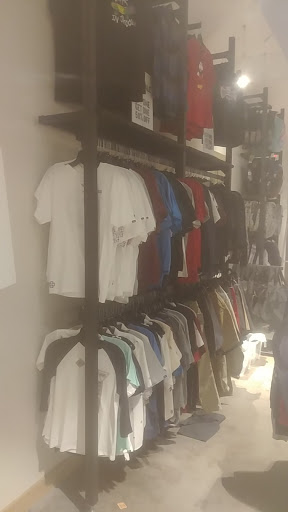 Shoe Store «Vans», reviews and photos, 13000 Folsom Blvd #403, Folsom, CA 95630, USA