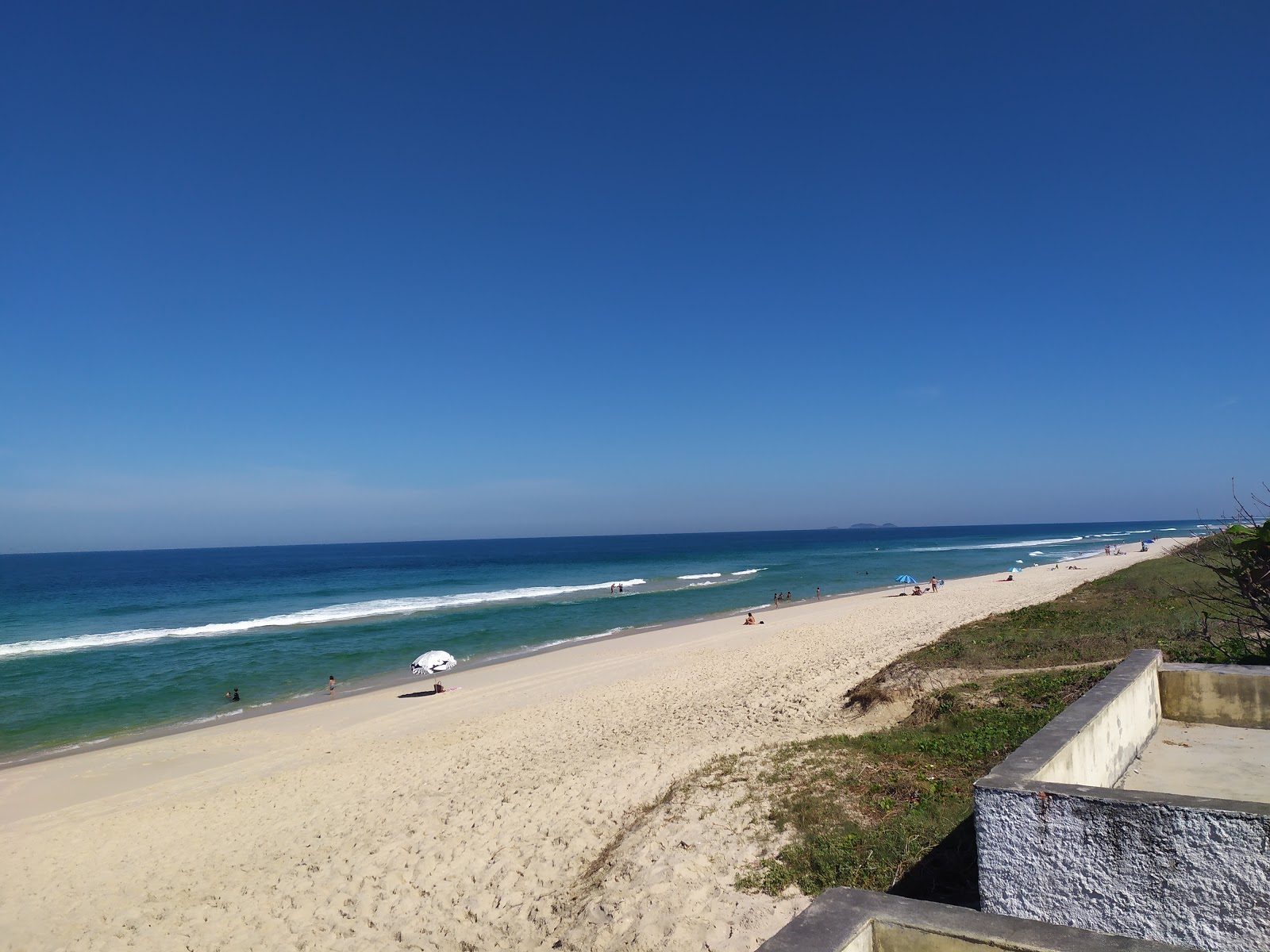 Foto av Praia de Guaratiba med hög nivå av renlighet