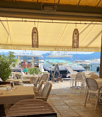 Atmosphère du Restaurant L'Amirauté Chez Rita à Ajaccio - n°2