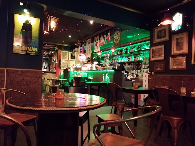 Janus Cocktail Bar - Almada