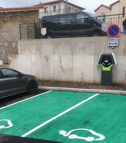 Borne de recharge de véhicules électriques Réseau eborn Charging Station Saint-Romain-en-Jarez