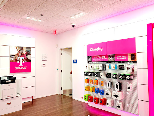 Cell Phone Store «T-Mobile», reviews and photos, 2708 Pinole Valley Rd, Pinole, CA 94564, USA
