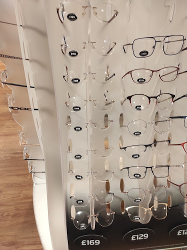 Specsavers Opticians and Audiologists - Headingley - Leeds