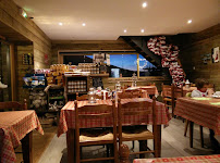 Atmosphère du Restaurant Buron du Col de la Croix Morand à Chambon-sur-Lac - n°16