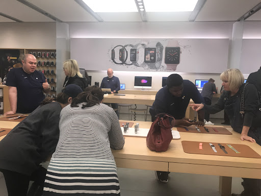 Computer Store «Apple Southlake Town Square», reviews and photos, 260 Grand Ave, Southlake, TX 76092, USA