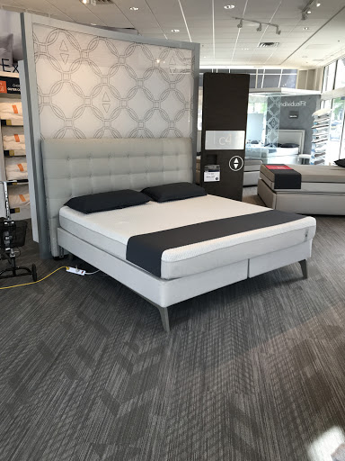 Shopping Mall «Shops of Saddle Creek», reviews and photos, 7509 Poplar Ave #1, Germantown, TN 38138, USA