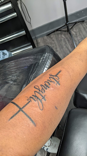 Tattoo Shop «Red Octopus Tattooing», reviews and photos, 6718 Suitland Rd, Morningside, MD 20746, USA