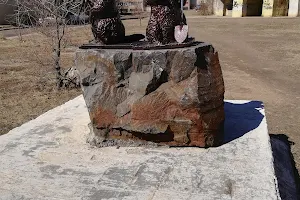 Памятник «Монгольские сурки» image