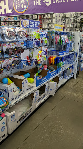 Variety Store «Five Below», reviews and photos, 23678 US Hwy 19 N, Clearwater, FL 33765, USA