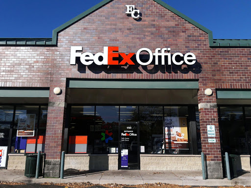 Print Shop «FedEx Office Print & Ship Center», reviews and photos, 1720 N Harlem Ave, Elmwood Park, IL 60707, USA