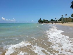 Playa Las Carreras'in fotoğrafı geniş bir kıyı şeridi ile birlikte