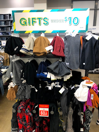 Clothing Store «Old Navy», reviews and photos, 40-24 College Point Blvd, Flushing, NY 11354, USA