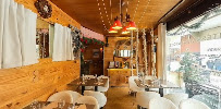Atmosphère du Restaurant Chez Eliane à Villarodin-Bourget - n°4
