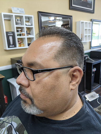 Barber Shop «Crowns Barbershop», reviews and photos, 6411 Edinger Ave, Huntington Beach, CA 92647, USA