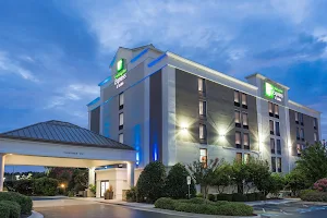 Holiday Inn Express & Suites Wilmington-University Ctr, an IHG Hotel image