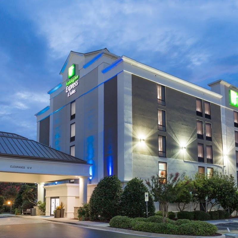 Holiday Inn Express & Suites Wilmington-University Ctr, an IHG Hotel