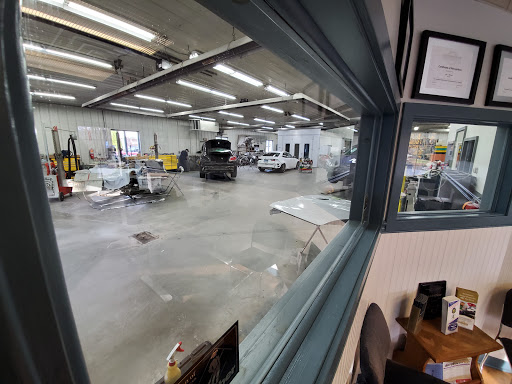 Auto Body Shop «New Fairfield Auto Body», reviews and photos, 11 Saw Mill Rd, New Fairfield, CT 06812, USA