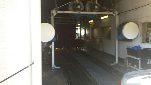 Car Wash «The Arbor Car Wash and Lube Center», reviews and photos, 3120 Guadalupe St, Austin, TX 78705, USA