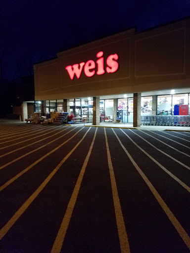 Supermarket «Weis Markets», reviews and photos, 1220 Chestnut St, Emmaus, PA 18049, USA