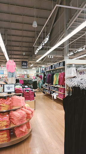 Clothing Store «Gap Outlet», reviews and photos, 470 Evergreen Ct, Central Valley, NY 10917, USA