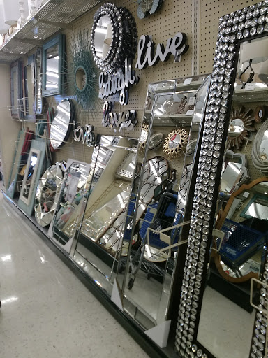 Craft Store «Hobby Lobby», reviews and photos, 290 Hawthorn Village Commons, Vernon Hills, IL 60061, USA