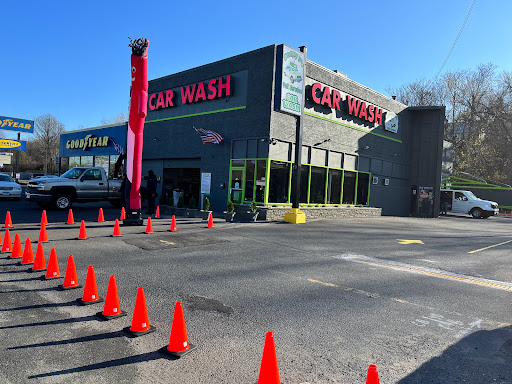 Soapy J's Full Service Car Wash en Waterbury