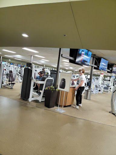 Gym «Life Time Fitness», reviews and photos, 4239 Winnetka Ave N, Minneapolis, MN 55428, USA