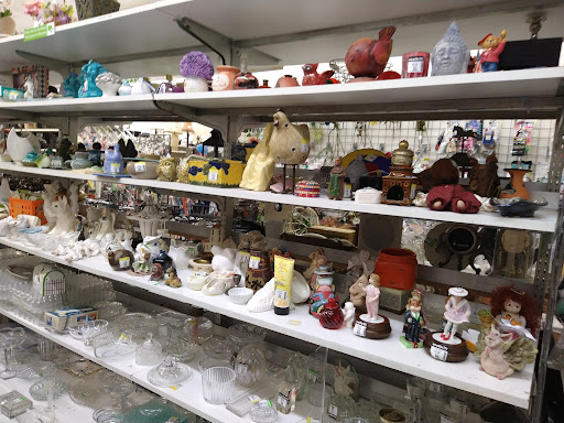 Thrift Store «Veterans Thrift Store», reviews and photos, 1190 Garey Ave, Pomona, CA 91766, USA