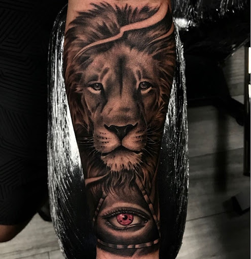Explore side of finger tattoo ideas, creative tattoo ideas in Miami, available at INKAHOLIK TATTOOS