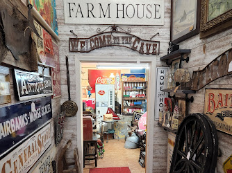 The Barn Shoppes at the Old Sale Barn