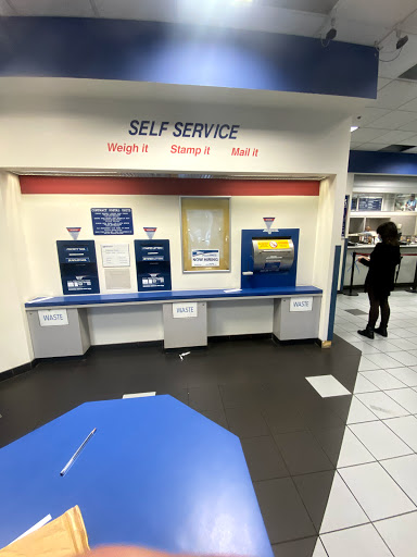 Post Office «United States Postal Service», reviews and photos, 30 E 33rd Ave, Eugene, OR 97405, USA