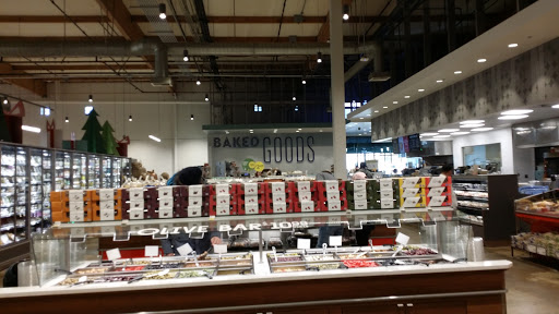Grocery Store «Whole Foods Market», reviews and photos, 21347 Ventura Blvd, Woodland Hills, CA 91364, USA