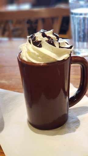 American Restaurant «Cracker Barrel Old Country Store», reviews and photos, 800 N Interstate Dr, Norman, OK 73072, USA