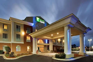 Holiday Inn Express & Suites Thomasville, an IHG Hotel image