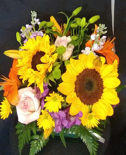 Florist «A Touch Of Elegance Florist», reviews and photos, 12123 Shelbyville Rd, Louisville, KY 40243, USA