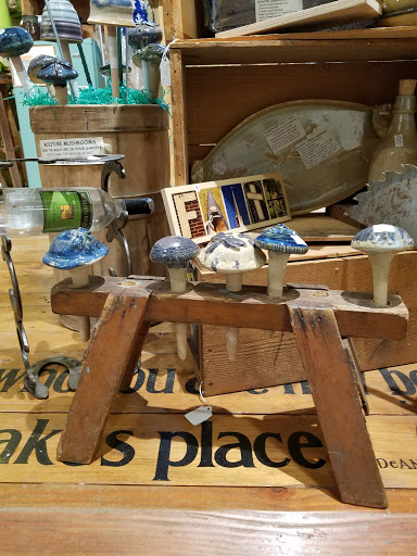 Shopping Mall «West End Garage, Cape May», reviews and photos, 484 W Perry St, Cape May, NJ 08204, USA