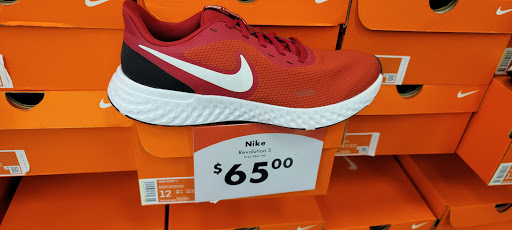 Shoe Store «Shoe Carnival», reviews and photos, 2105 N Prospect Ave, Champaign, IL 61822, USA