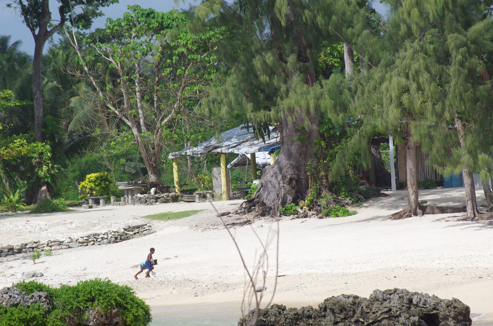 Foto af Emaal Lahkeh Nap Beach med høj niveau af renlighed