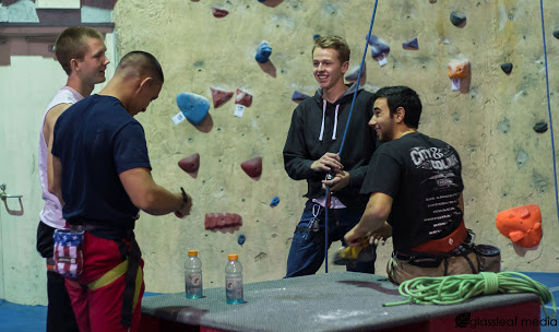 Rock Climbing Gym «Hangar 18 Indoor Climbing Gym - Riverside», reviews and photos, 6935 Arlington Ave, Riverside, CA 92503, USA