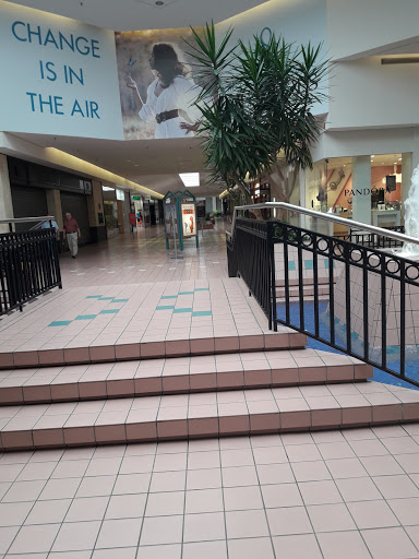 Shopping Mall «The Marketplace Mall», reviews and photos, 1 Miracle Mile Dr, Rochester, NY 14623, USA