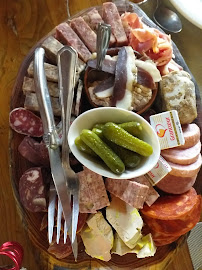 Charcuterie du Restaurant de cuisine traditionnelle AUBERGE DE L'HIRONDELLE à Saint-Cirq - n°5