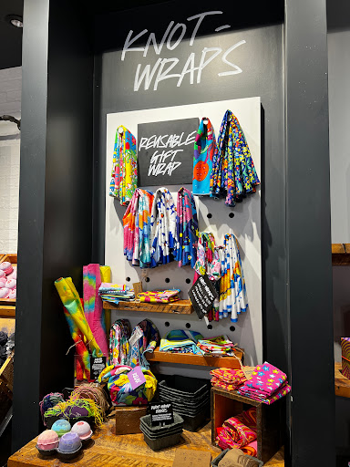 Cosmetics Store «Lush Cosmetics», reviews and photos, 2855 Stevens Creek Blvd, Santa Clara, CA 95050, USA