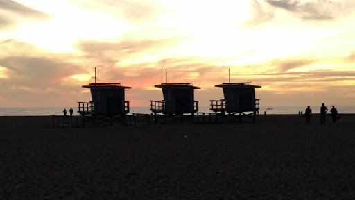 Book Store «Small World Books», reviews and photos, 1407 Ocean Front Walk, Venice, CA 90291, USA