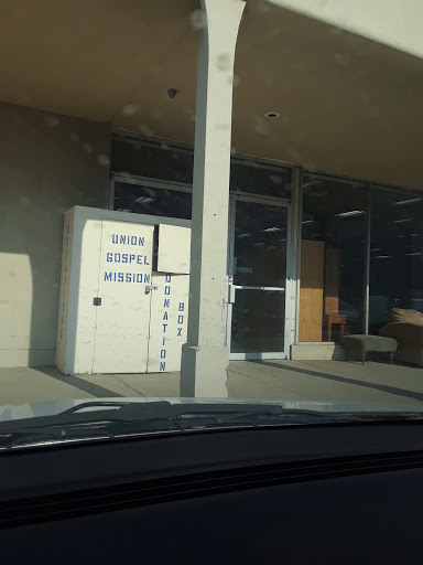 Thrift Store «UGM Super Thrift Store», reviews and photos, 2305 Airport Fwy #110, Irving, TX 75062, USA